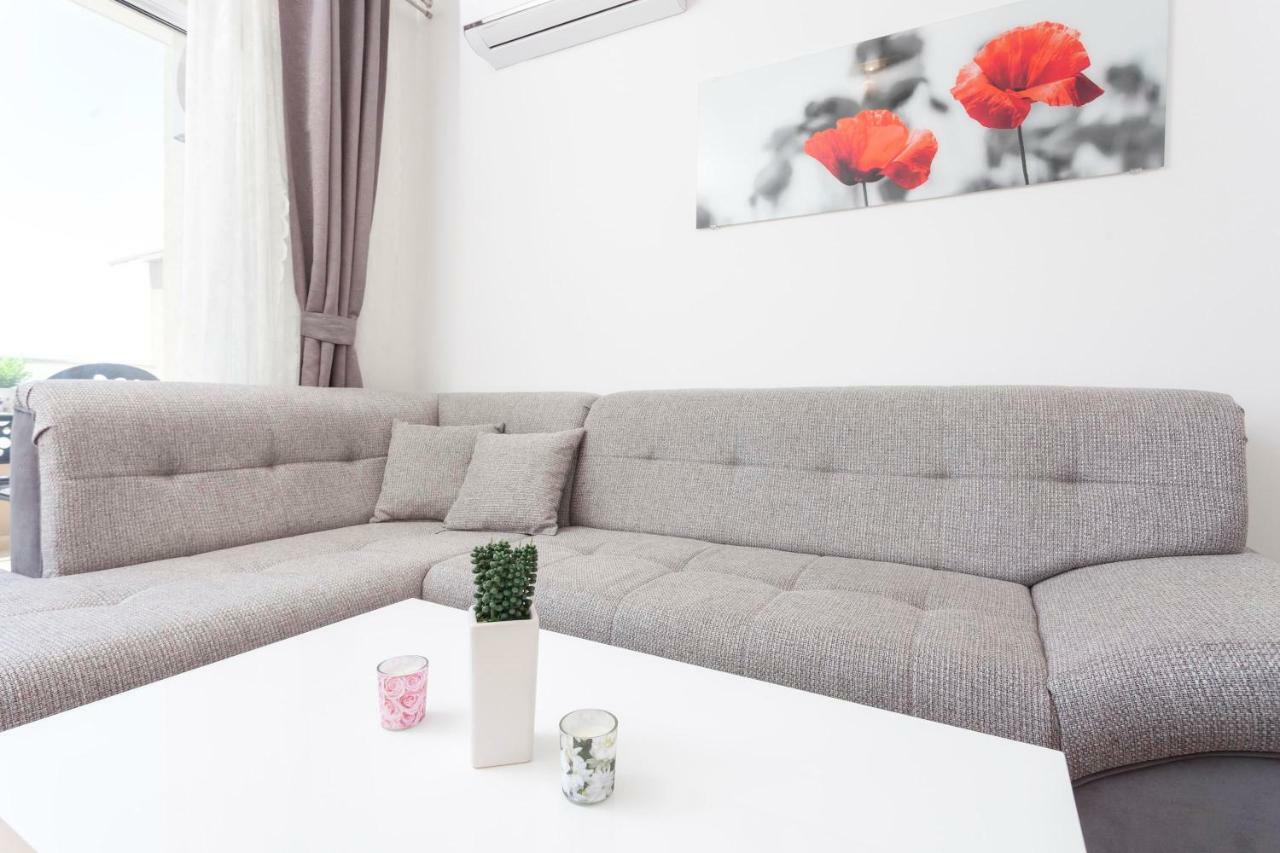Apartments Dora Makarska Extérieur photo