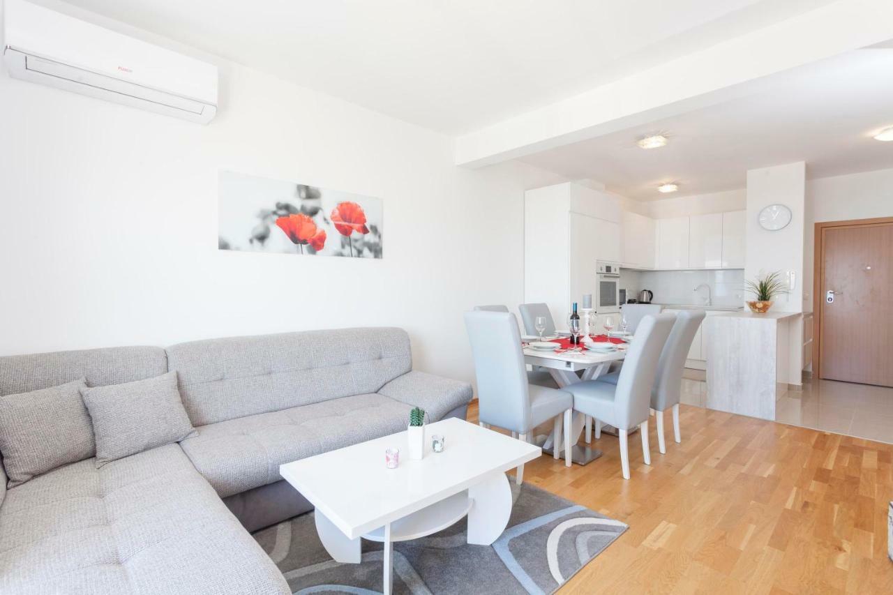 Apartments Dora Makarska Extérieur photo