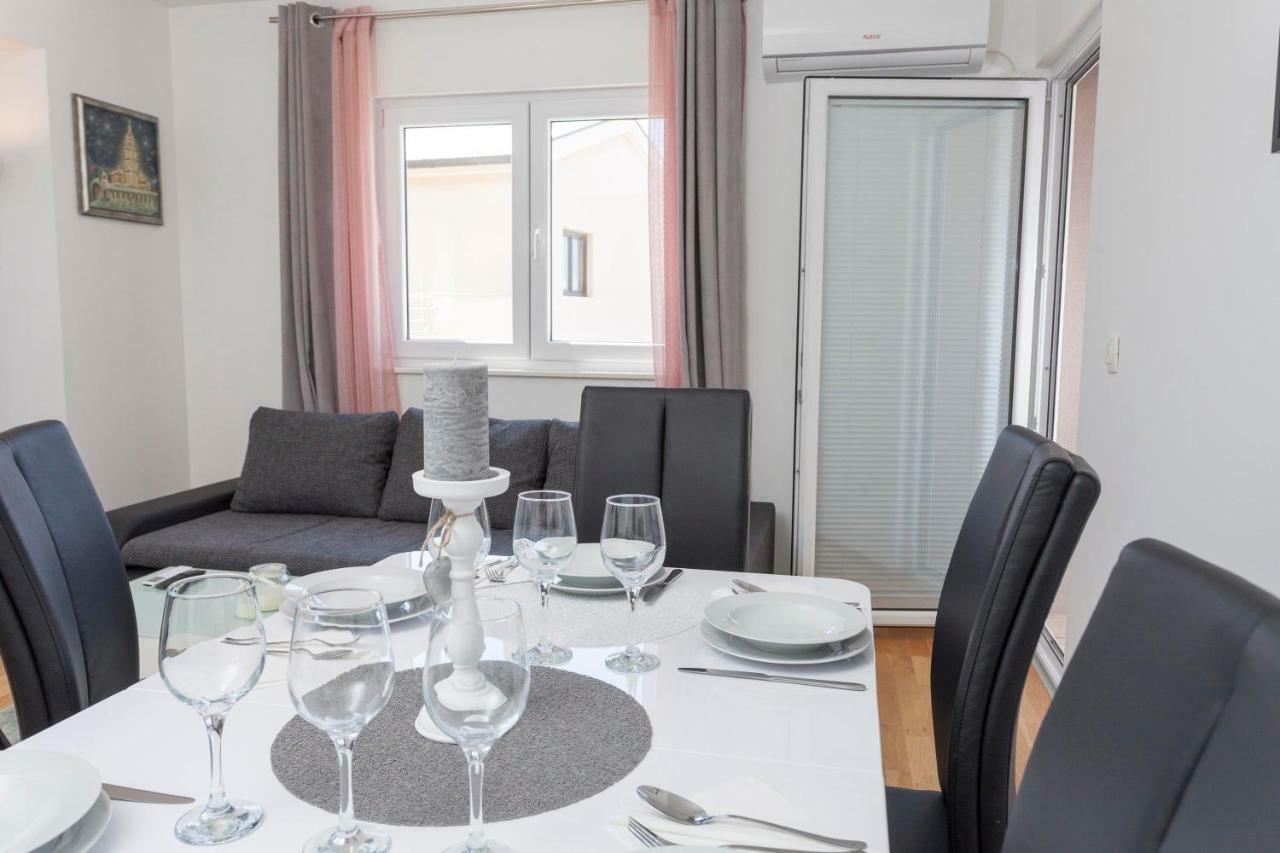 Apartments Dora Makarska Extérieur photo