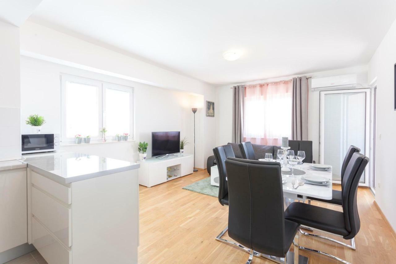 Apartments Dora Makarska Extérieur photo