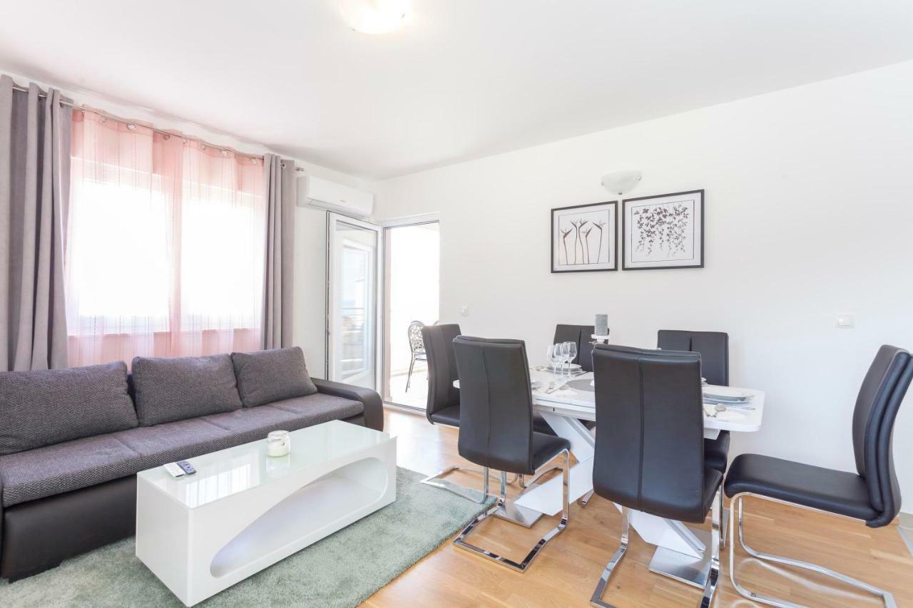 Apartments Dora Makarska Extérieur photo
