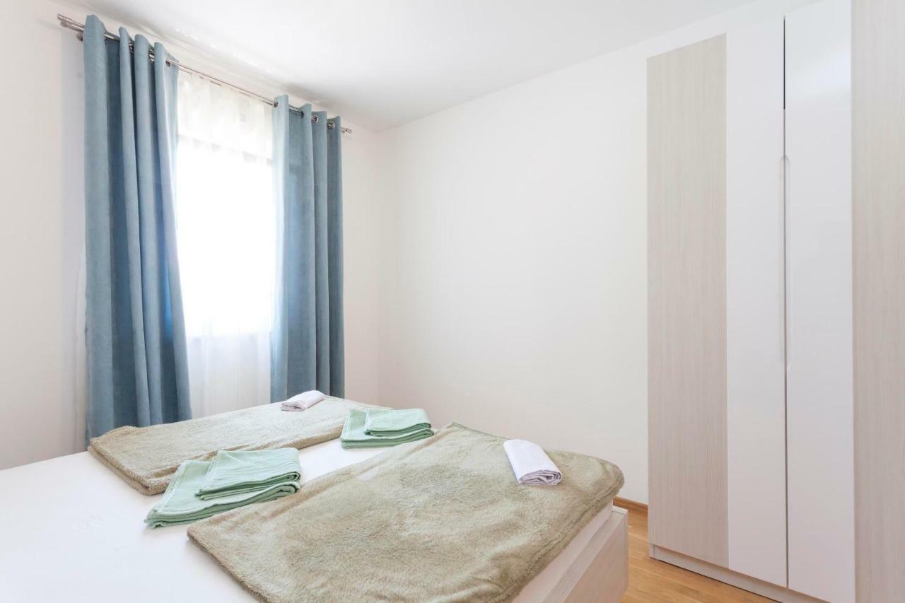 Apartments Dora Makarska Extérieur photo