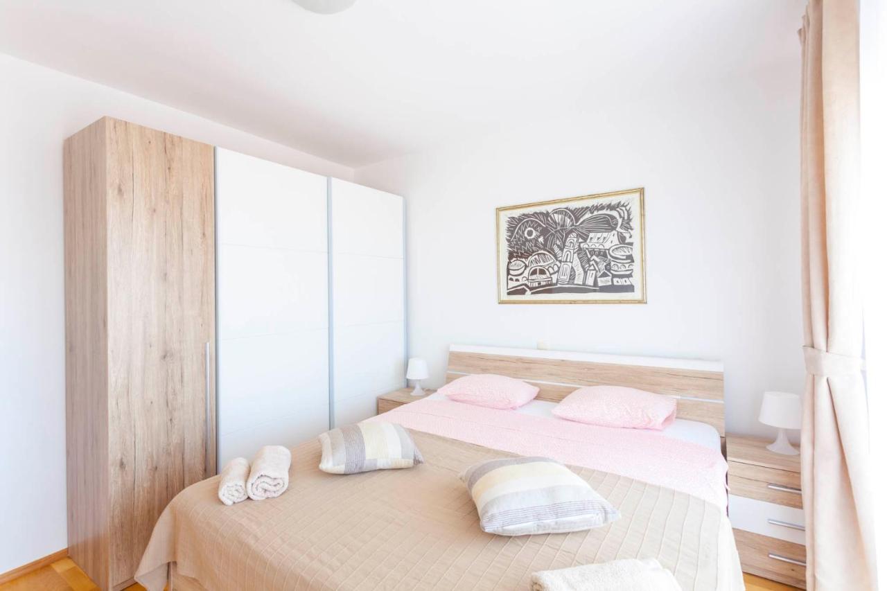 Apartments Dora Makarska Extérieur photo
